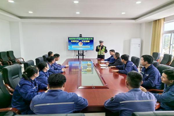 桂林海中聯(lián)合縣交警大隊(duì)開展交通法規(guī)安全培訓(xùn)